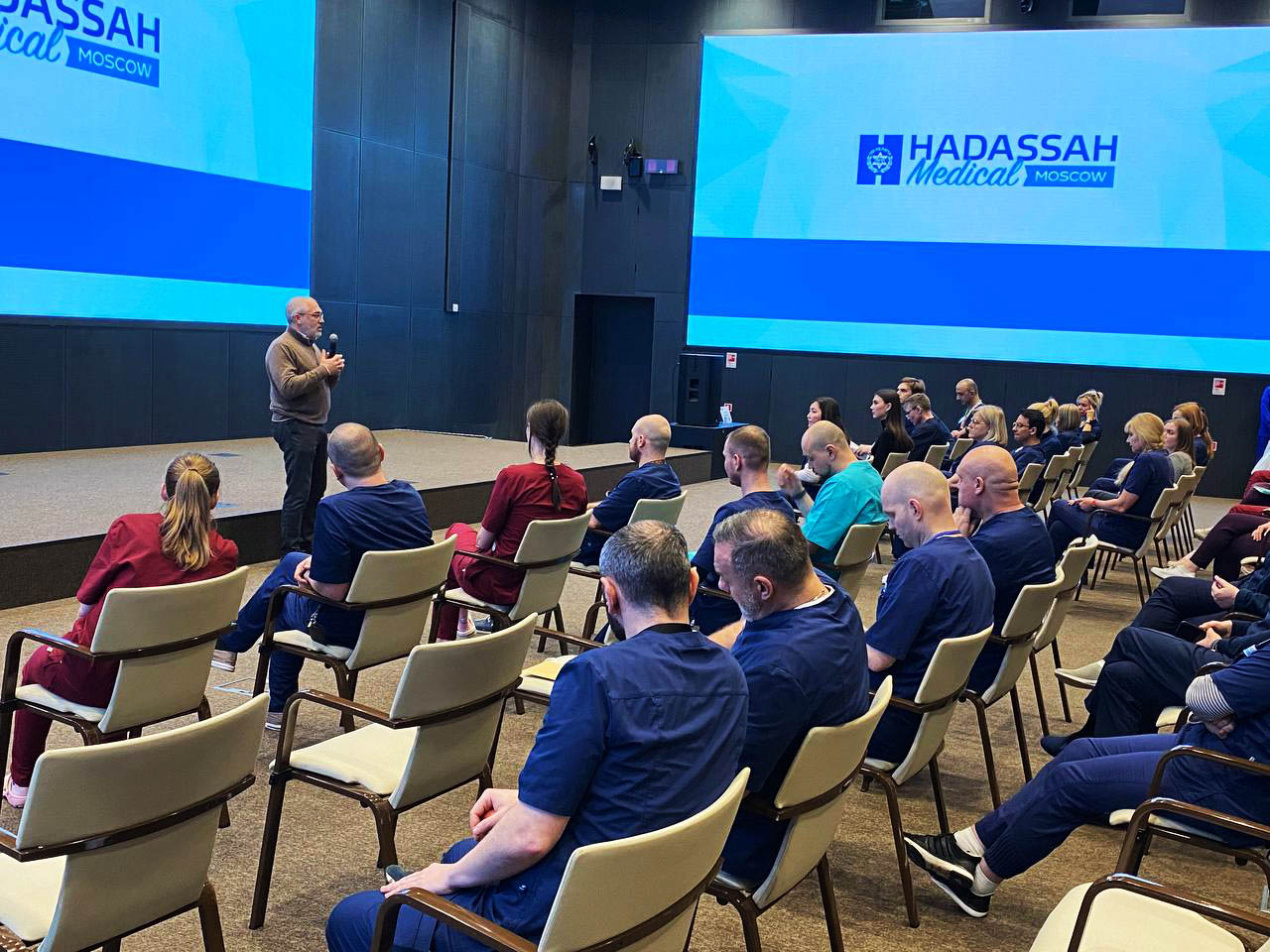 Около 40 иностранных студентов-медиков стали волонтёрами Hadassah