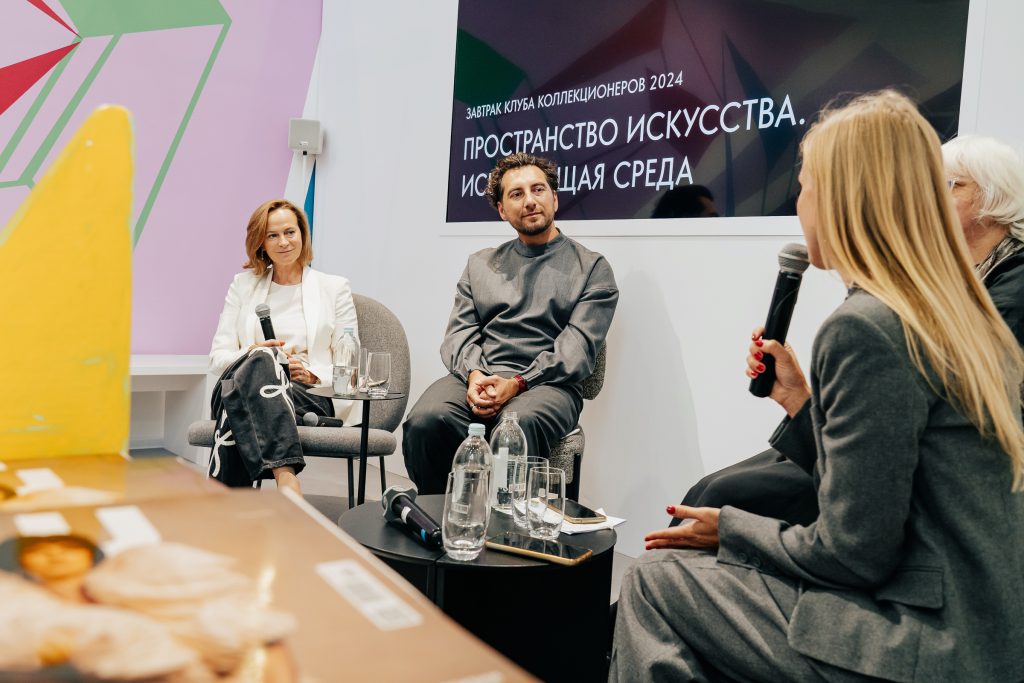 Исцеляющая среда»: Роман Черевков на ярмарке Cosmoscow делится секретами психологии пространства для улучшения самочувствия пациентов»
